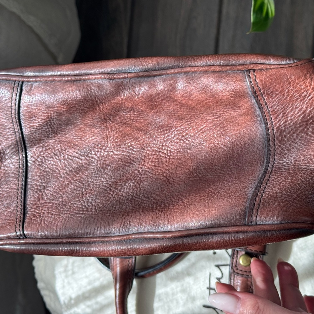 Fossil Fifty-Four (or Fossil 54) Rich Brown Leather Satchel - Picture 8 of 9